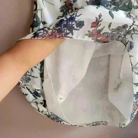 Vince Camuto Sleeveless Floral Women's Blouse size XS Print Floral Jewel Neck - Picture 5 of 13